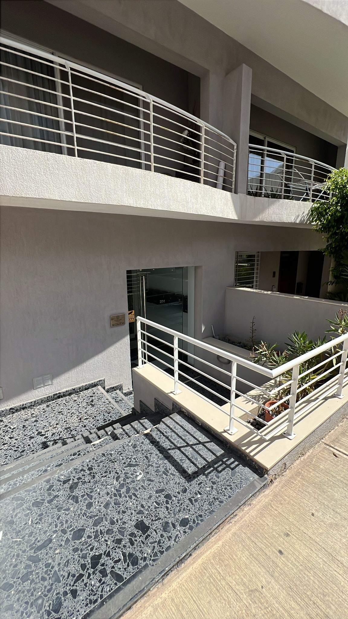 Swieqi apartment entrance